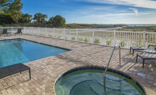 Provident Oceana Beachfront Suites - Apartments