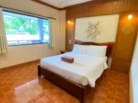 Phi Phi Don Chukit Resort Hotel in zona Grotta dei Vichinghi