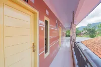 RedDoorz Syariah @ Tambak Mekar Street Subang Hotels in Jalancagak