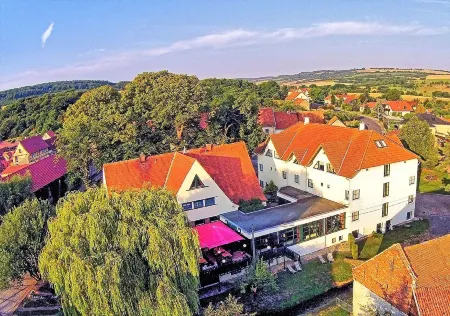 Hotel & Restaurant 5 Linden Отели в г. Мансфельд-Зюдхарц