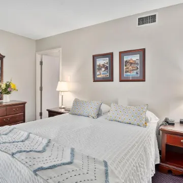 Second Floor East Standard Suite