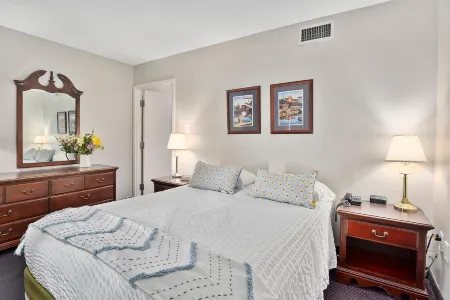 Second Floor Standard Suite Bay View