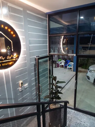 รูปภาพของอีส แอม อาร์ สเตย์ บูติก