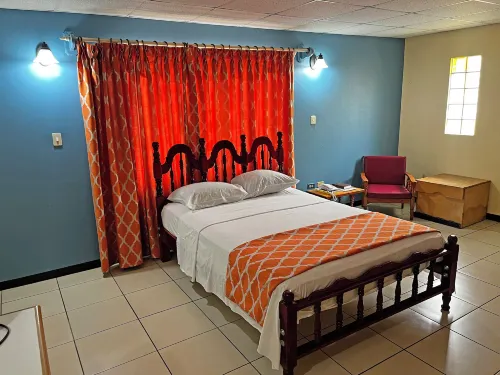 Sundeck Suites - parking