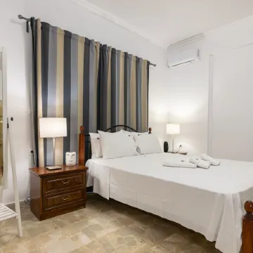 Denise Studios and Apartments