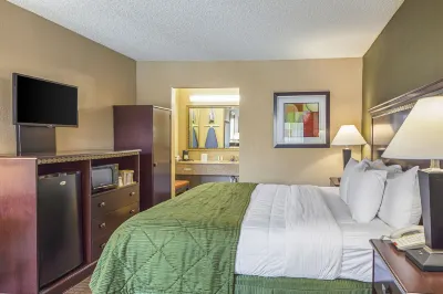 Quality Inn & Suites Greenville - Haywood Mall Hotels near Falls Park on the Reedy