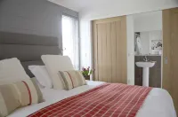 Hollicarrs - Honeycomb Lodge