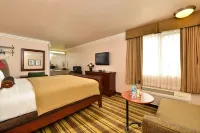 Inn by the SFO - Parkering