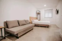 폴로룸스 바라 아로요데라엔코미엔다 호텔