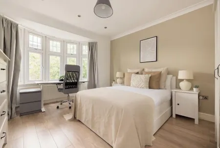 Cosy Double Room in Acton Отели рядом с достопримечательностью «Университет Западного Лондона»