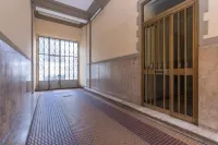 마다마 크리스티나 2 비스 - 산 살바리오의 카사 에스터