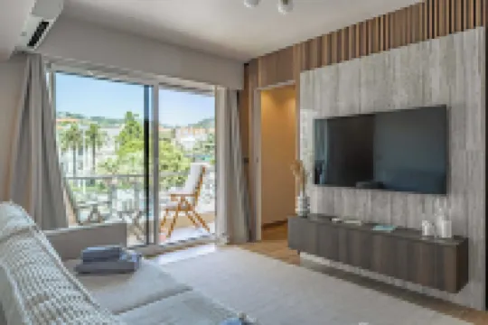 馬丁內斯的四人公寓