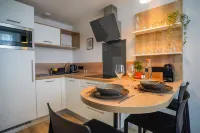 คูนที : ช็องบร์ เอ อพาร์ตเมนต์ อา ลองแดร์โน