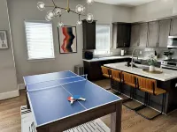 Luxury Downtown Home w Rooftop Deck in the Skyline