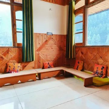 Chalo Challal Hotel & Cafe