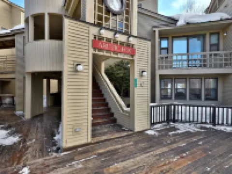 Skiers! Fox Hollow 2Br/2ba Condo. Across from Pico, Minutes to Killington 2 Bedroom Condo Hotels in Mendon