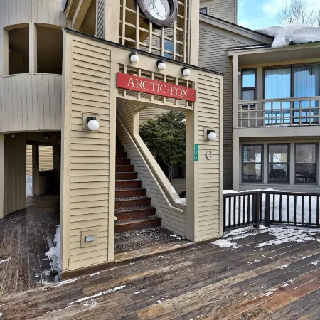 Skiers! Fox Hollow 2Br/2ba Condo. Across from Pico, Minutes to Killington 2 Bedroom Condo