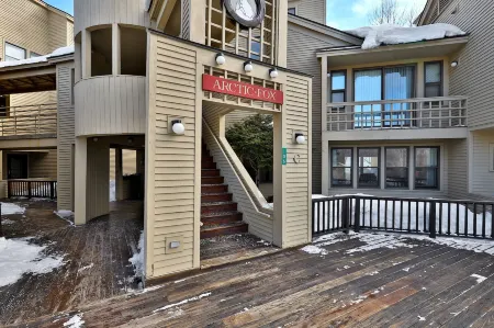 Skiers! Fox Hollow 2Br/2ba Condo. Across from Pico, Minutes to Killington 2 Bedroom Condo