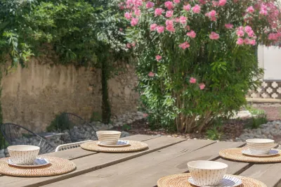 Tribus-Gites Urbains Carcassonne Hotels in Villemoustaussou