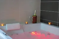 Le Clos des Tilleuls - D Day Home Hotels in Coutances