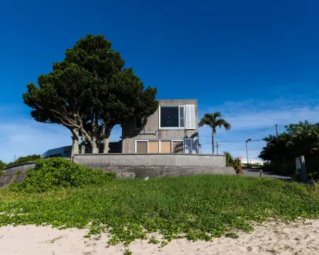 Pine House in Ginoza 宜野座村のホテル