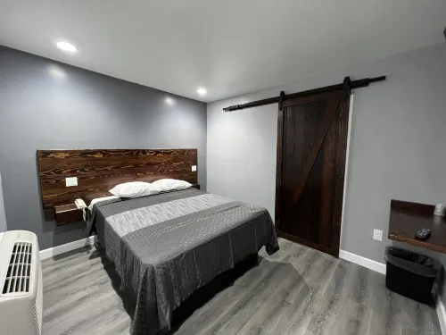 Erth Inn by Aga Bell Gardens