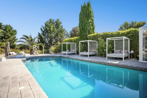 Casa Dina Hotels in Calvisson