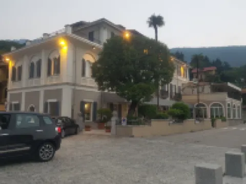 ホテル ドゥエ パルメ のホテル