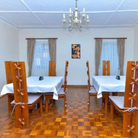 The Premier Suites Отели рядом с достопримечательностью «Посольство США»