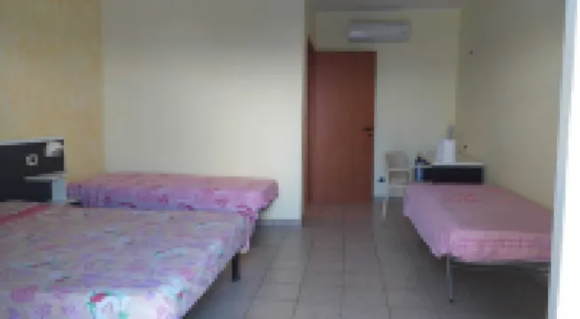 Quadruple Room in Pineto - Just a Few Meters from the Sea