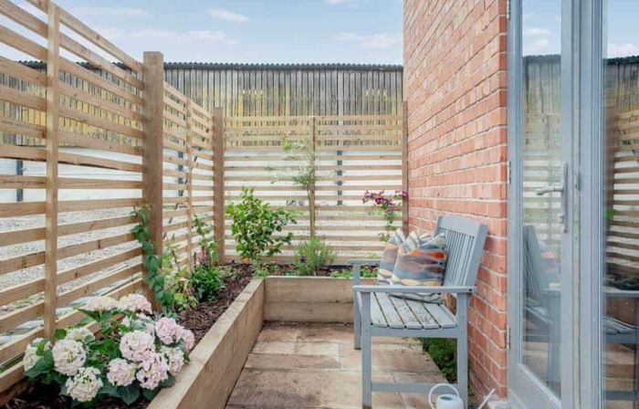 2-Bed Cottage Sleeps 4 with Hot Tub