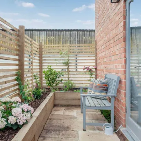2-Bed Cottage Sleeps 4 with Hot Tub