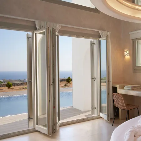 Danae Suites Santorini Отели рядом с достопримечательностью «Пляж мыса Колумбо»