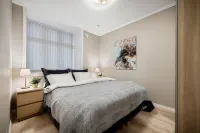 Holmboe Apartment Hotels near Fløyfjellet