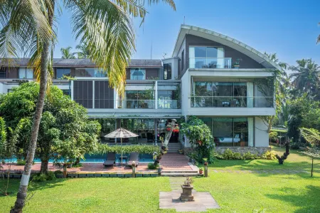 Ama Stays & Trails Sherlys Ente Kumbalanghi, Kochi Отели рядом со станцией Metro  Aluva Railway Station