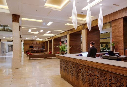 호텔 아르와무프 전경