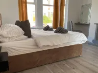 Apartment - Sleeps 2 - Parking - WiFi