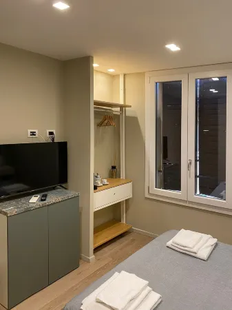 Empire - Affittacamere Отели рядом с достопримечательностью «Моденский кафедральный собор»