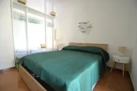 Gianira Villa with Shaded Garden and Pt58 Air Conditioning