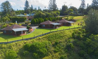 Whispering Pines Cottages