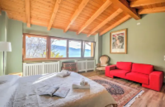 Faby House on Hilly Area and View Lake - Happy Rentals