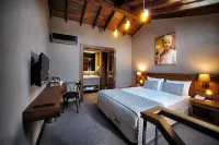 Triada Hotel Büyükada Büyükada Hesed Leavraam Sinagogu yakınındaki oteller