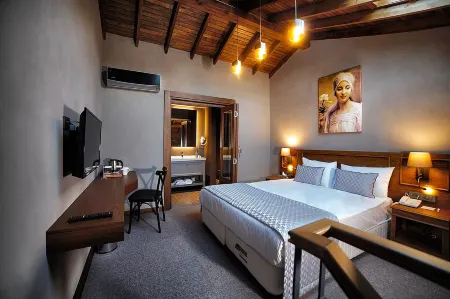 布尤卡達特里亞達飯店