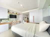 Modern & Comfy Studio Apartment at Tamansari Tera Residence Hoteller i Kebon Pisang