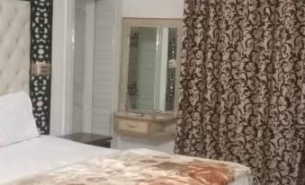 Bodla Royal Hotel