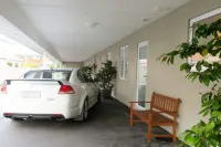 Buller Court on Palmerston - parking