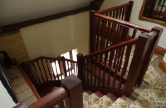 ذا دايري آت هاي هاوس