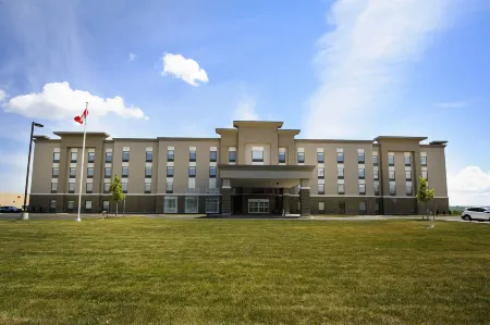 Hampton Inn & Suites by Hilton Truro Отели в г. Труро
