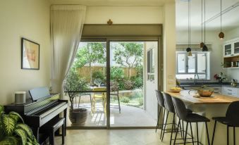 Luxurious Family Three Story House with Mamad by Sea N' Rent