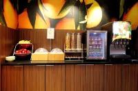 Fairfield Inn & Suites London - breakfast